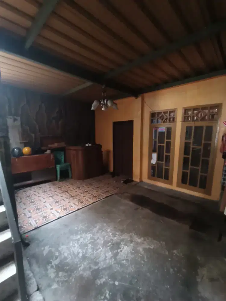 Dijual Rumah kontrakan 9 pintu + rumah utama