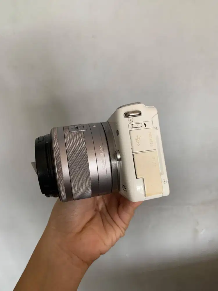 CANON M10 + KIT PUTIH KIT Icm 1138