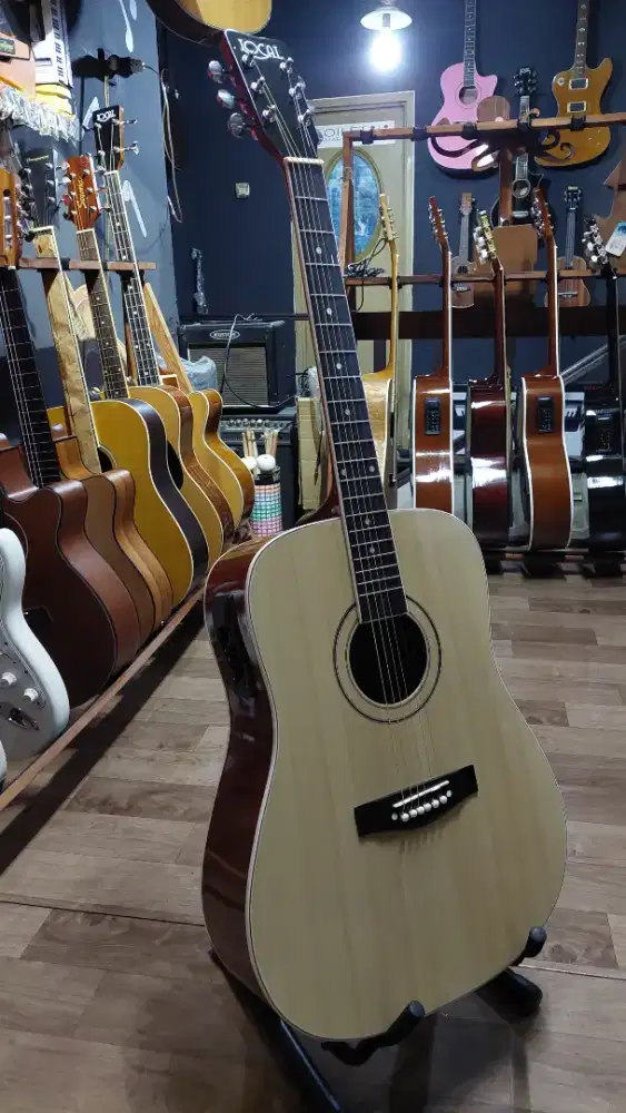 Gitar Akustik elektrik lokal