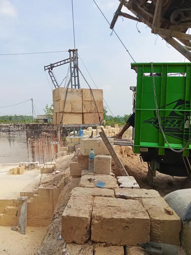 Batu kumbung pondasi