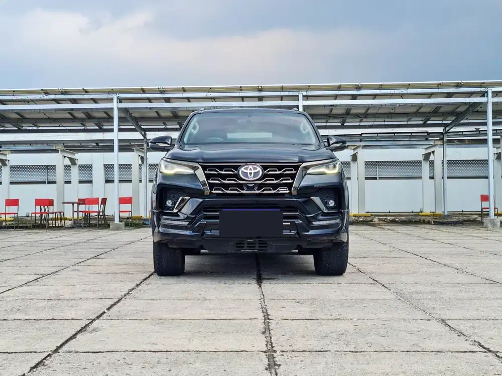 [TDP 20 JT] Toyota Fortuner GR 2.8 4x2 Th 2022 Diesel