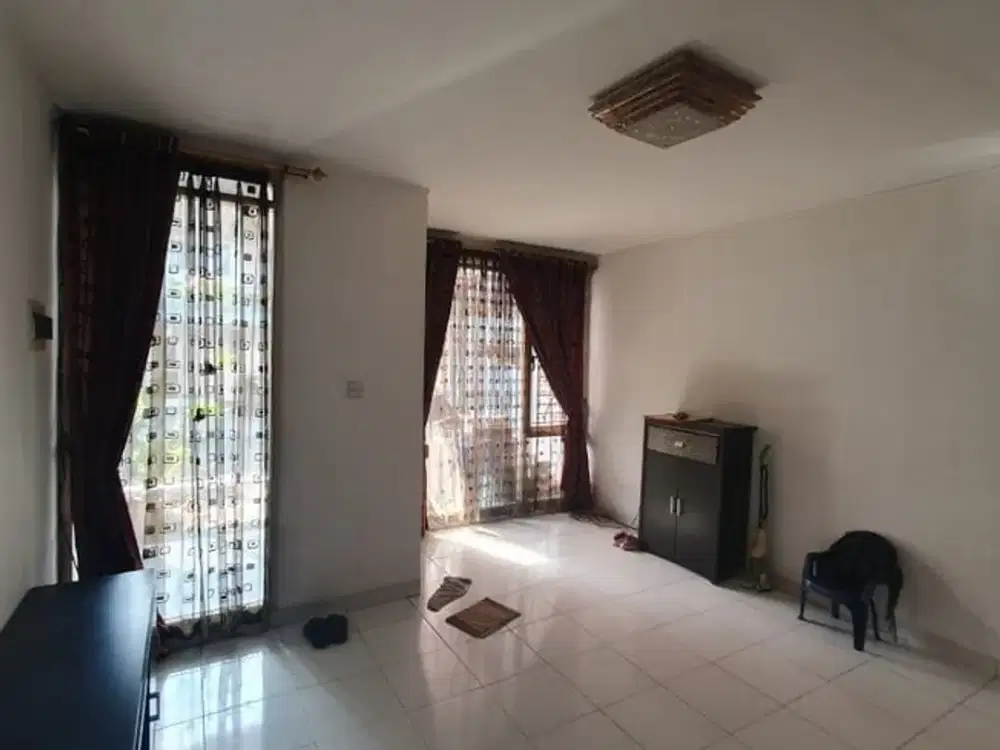 Murah Rumah Strategis Istana Regency Sudirman