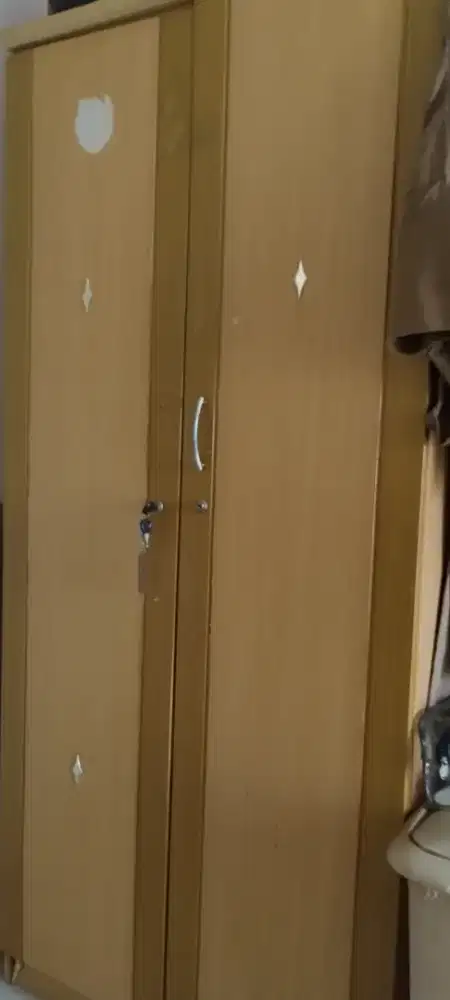 Lemari pakaian  2 pintu