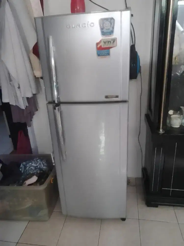 kulkas toshiba 2 pintu