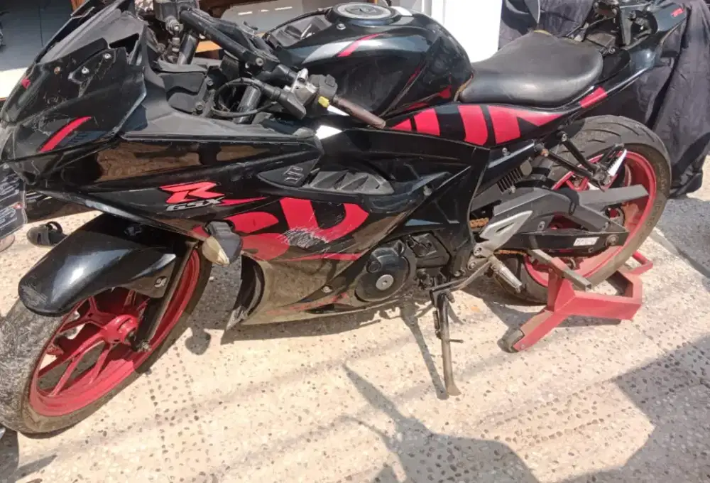 Jual motor suzuki GSX 2018
