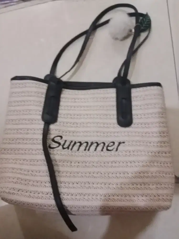 Tas baru ga pernah di pake, bisa nego