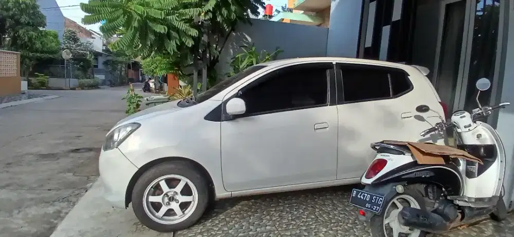 Ayla Matic warna Putih tahun 2015 low KM siap Tukar Tambah