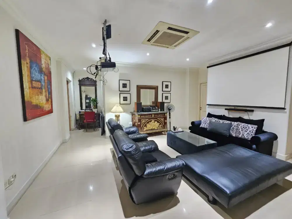 Rumah Zona Komersial di Jalan Bangka Jakarta Selatan