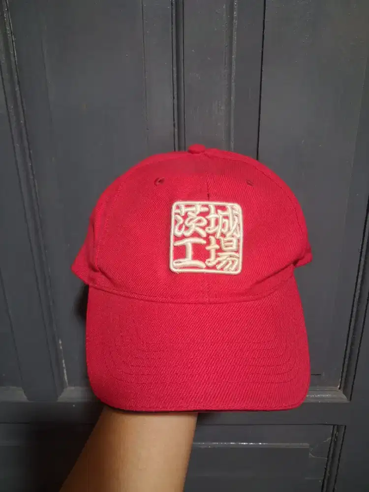 Berbagai aneka topi