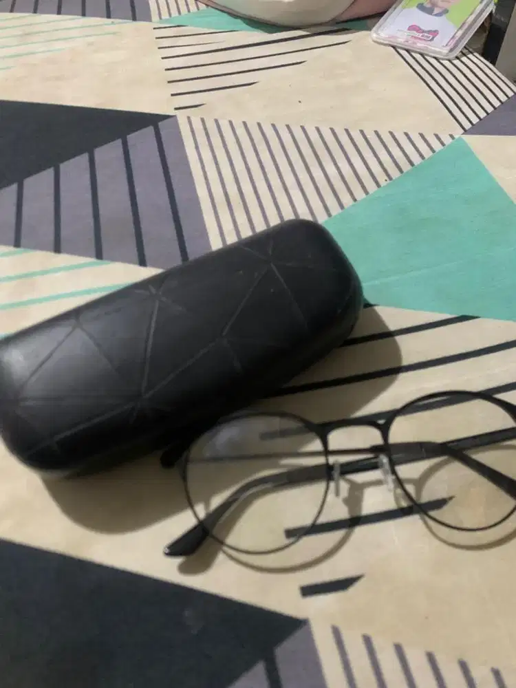 Kacamata anti radiasi