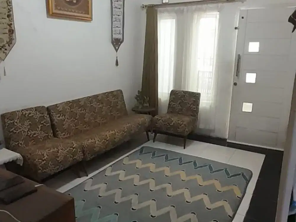 Rumah Tengah Kota daerah Gatot Subroto dekat Fly Over