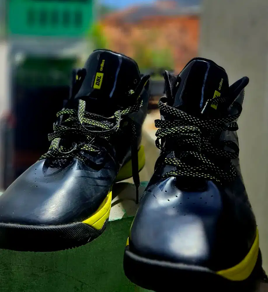 Sepatu basket Ardiles DBL warna hitam & kuning
