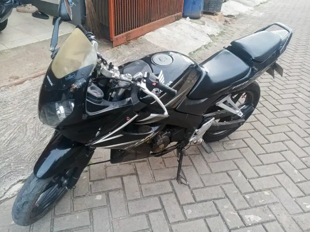 Dijual Motor CBR Old Hitam