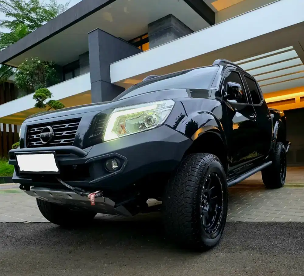 Nissan Navara VL 4x4 Automatic AT Hitam Black Double Cabin 2019 Mulus