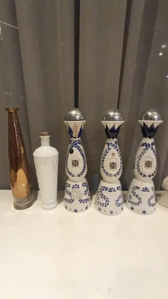 Botol azul/azule kosong