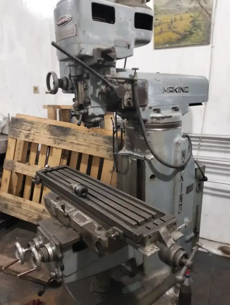 Mesin Milling Makino SM4