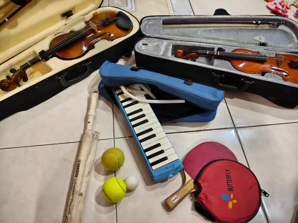 Biola pianika seruling raket tenis meja