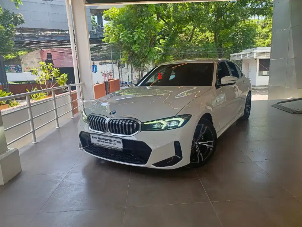 BMW 320i 2023 Bensin