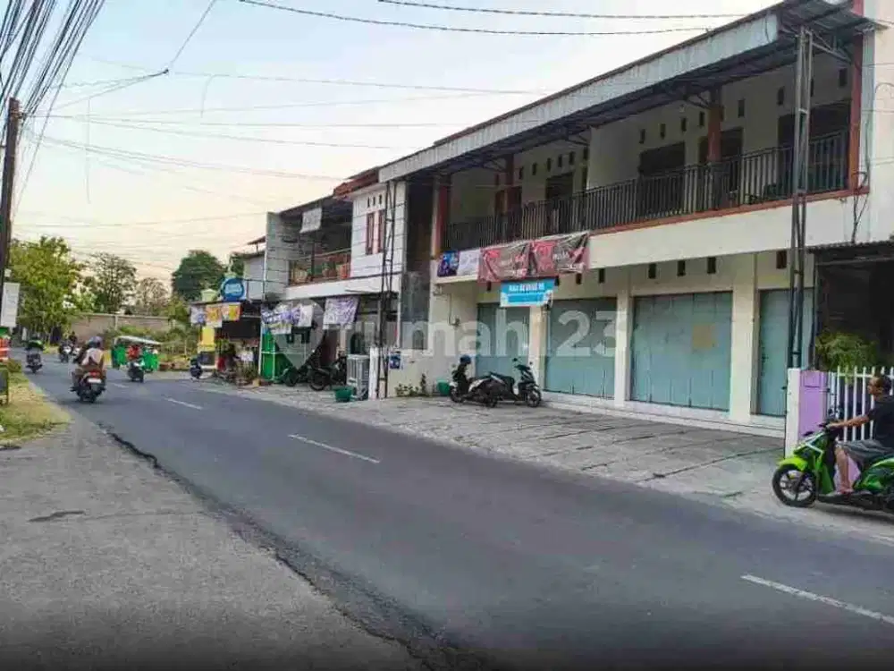 DISEWAKAN RUKO 2 LANTAI — LOKASI STRATEGIS COLOMADU 
LUAS 60M2