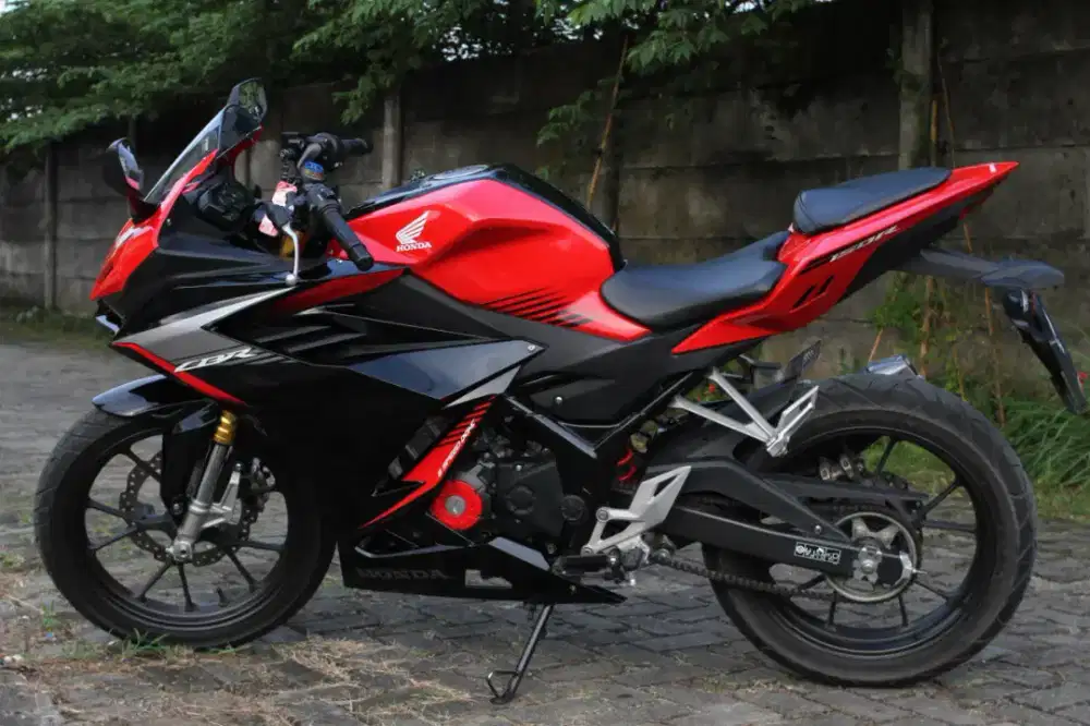 Honda CBR150R 2021 Victory Red – Non-ABS