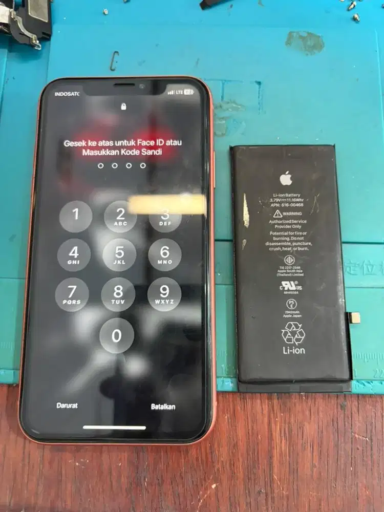 Ganti baterai iphone xr bergaransi.