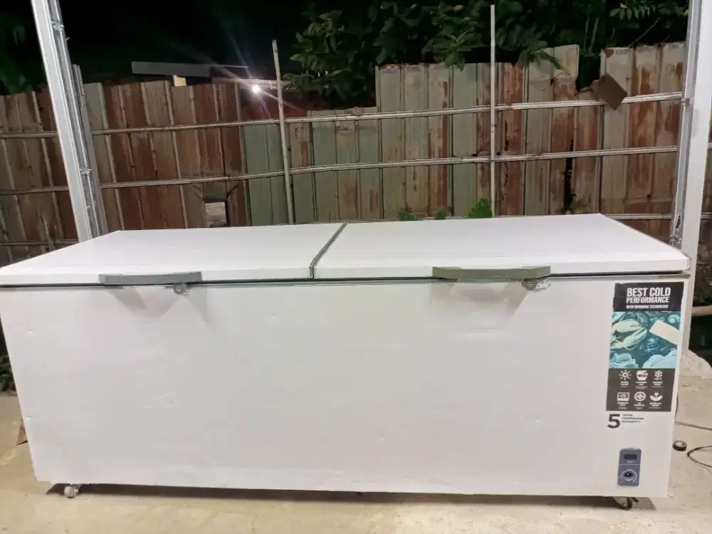 Freezer box kapasitas 1200ltr merek gea