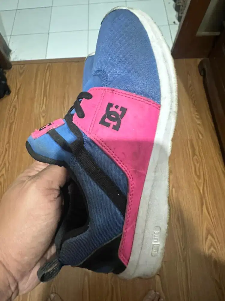 Sepatu anak DC Shoes size 36