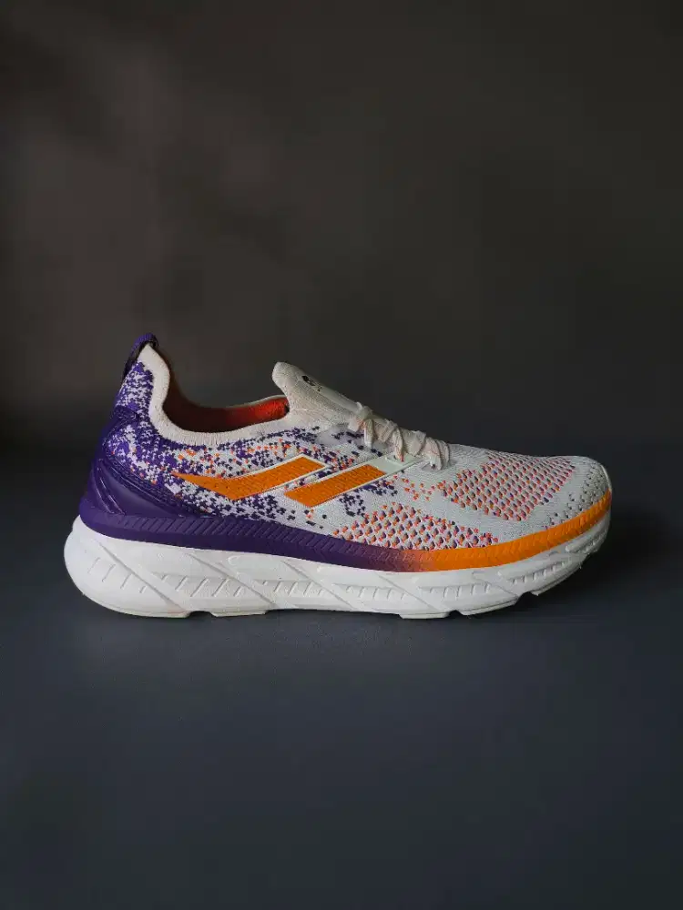 SEPATU RUNNING MILLS ENERMAX NANOKNIT