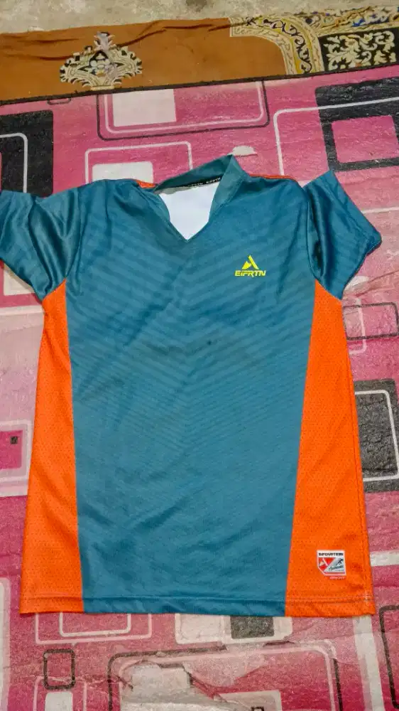 baju olahraga/baju atlet latihan