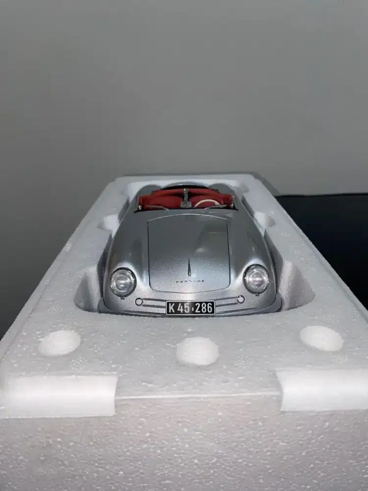 autoart Porsche 356 NR.1 (1948) Model Mobil Car Display