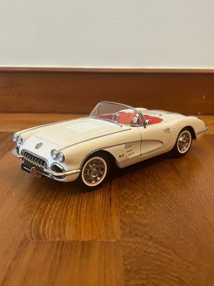 Autoart Millenium Chevrolet Corvette 1953 Model Mobil Car Display