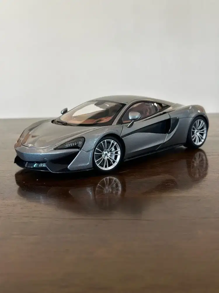 Autoart McLaren 570S Blade Silver Model Car Mobil Diaplay Diecast