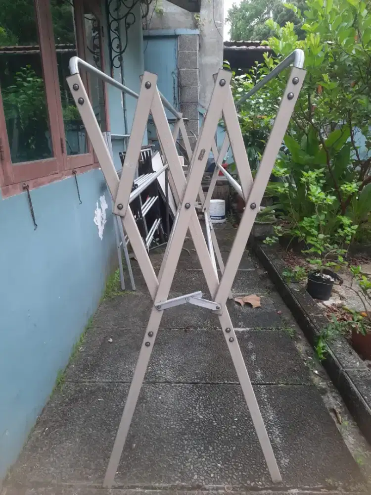 Jemuran baju besar n tinggi kondisi ok 500rb Nego