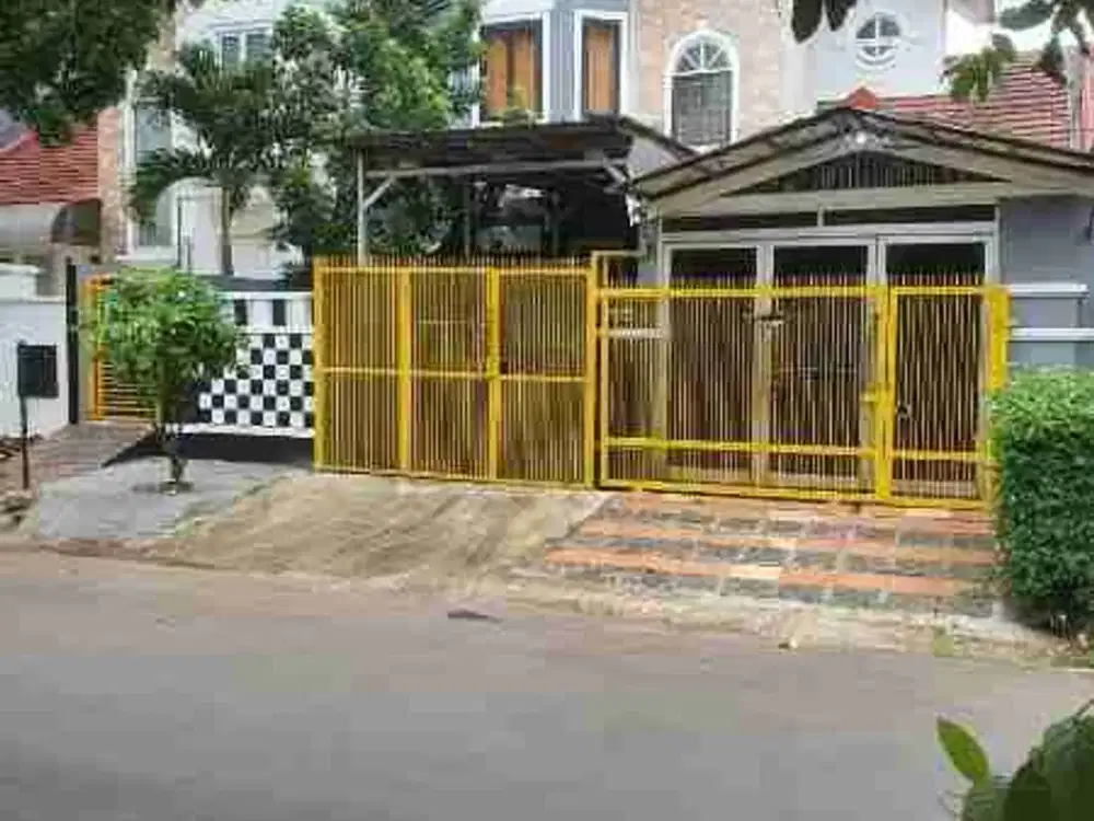 Rumah kencanaloka 250m² row jln besar samping Indomaret
