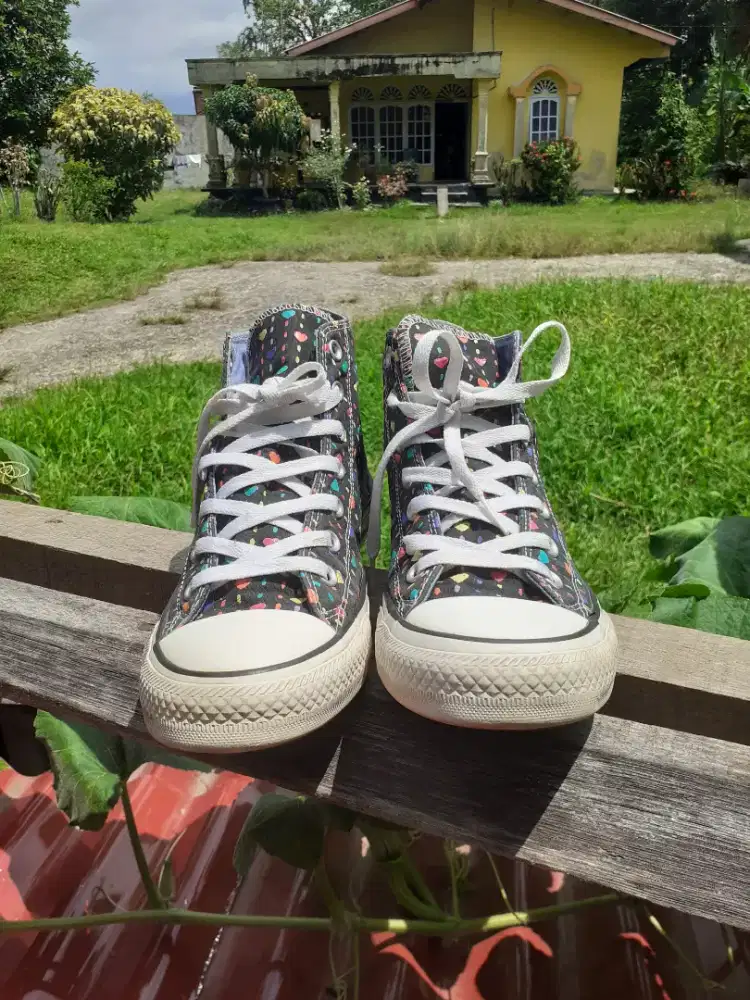 Sepatu Converse Basic