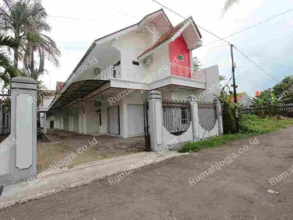 rumah kost 22 kamar tidur dekat kampus UII Kaliurang tanah luas
