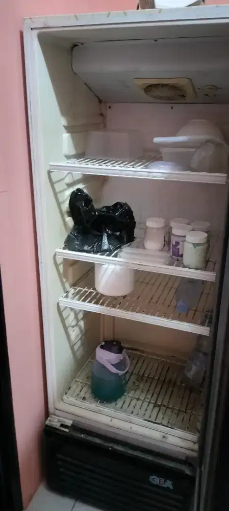 Jual show case merk gea