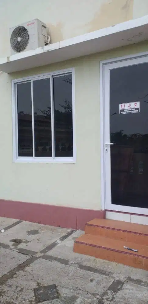 Sekat Partisi - Plafon Gypsum / PVC + Kusen Aluminium Alumumium + WPC