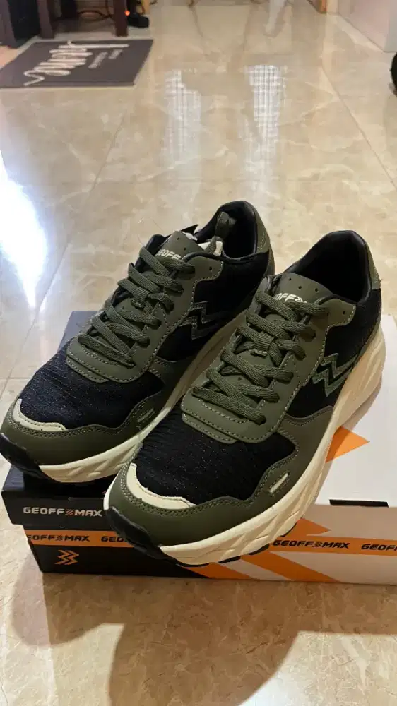 GEOFF MAX Wolf Vicious Green