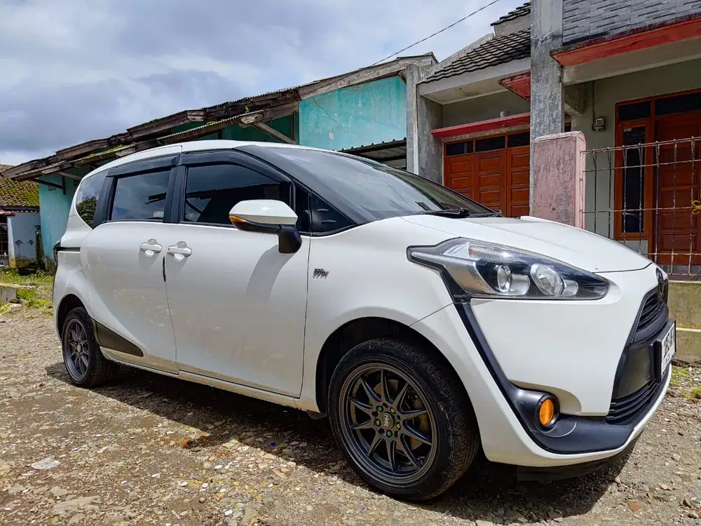 Toyota Sienta 2017 Bensin