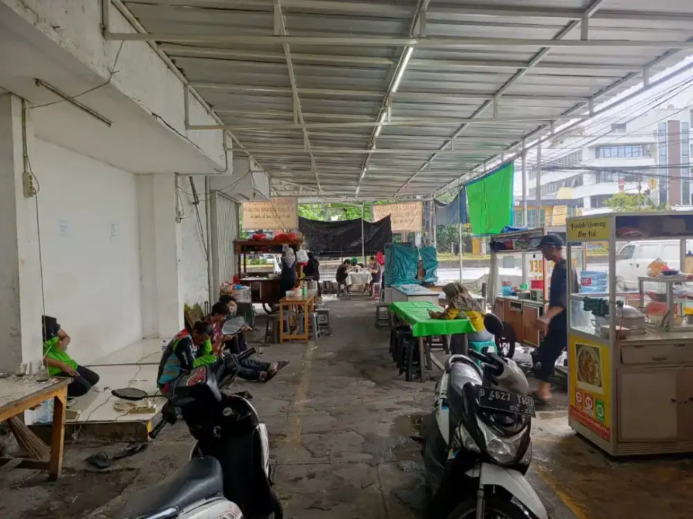 Penjaga gerobak + tukang masak