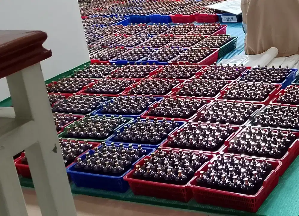 Dibutuhkan cewek untuk posisi Leader,bergerak di bid produksi parfume