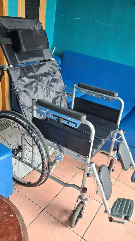 Kursi Roda Senderan Rebah