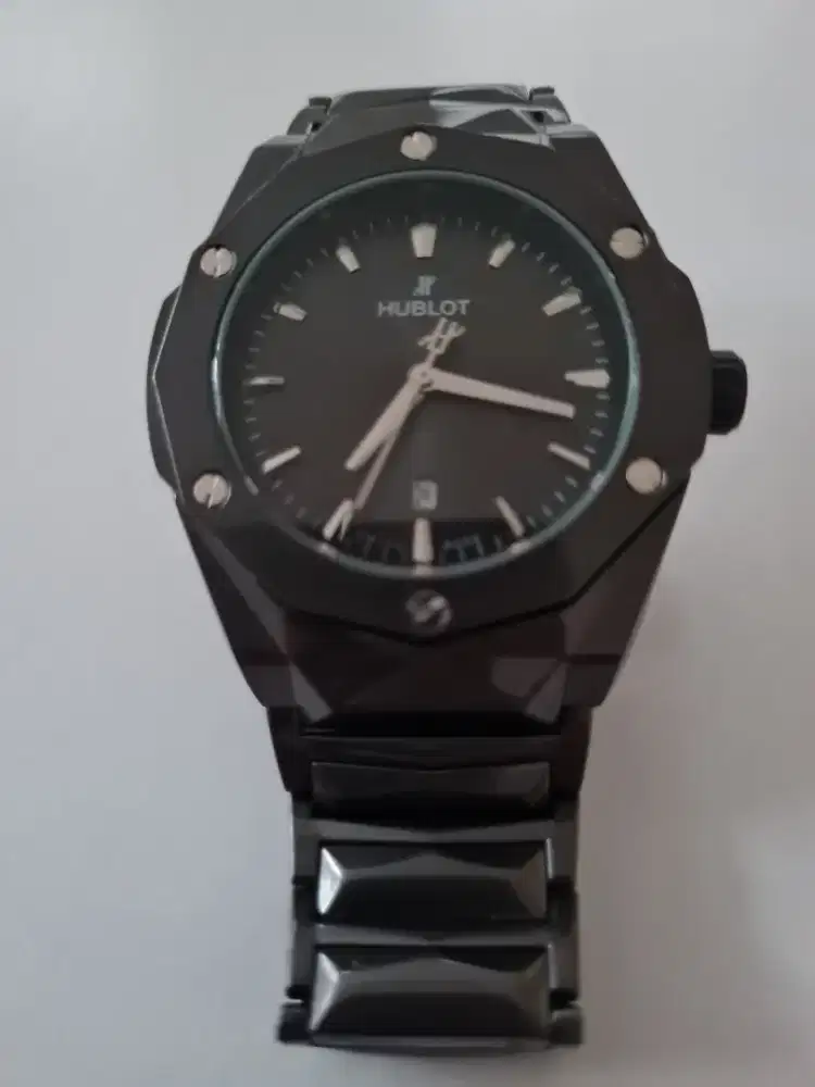 Jam tangan Hublot
