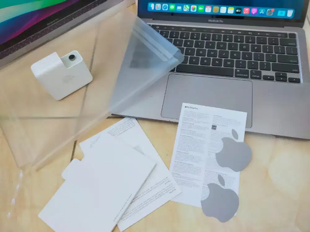 Dijual macbook M1 pro Ex ibox lengkap Fulset Mulus ram 8GB SSD 256GB