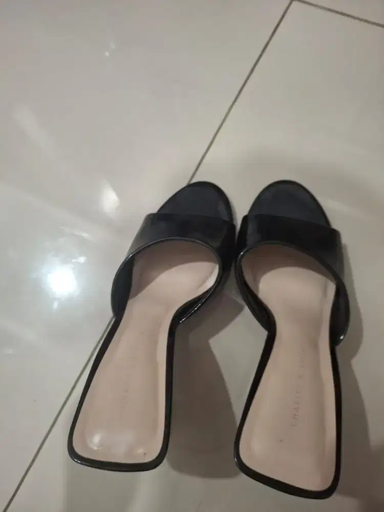 JUAL SEPATU MERK CHARLES AND KEITH