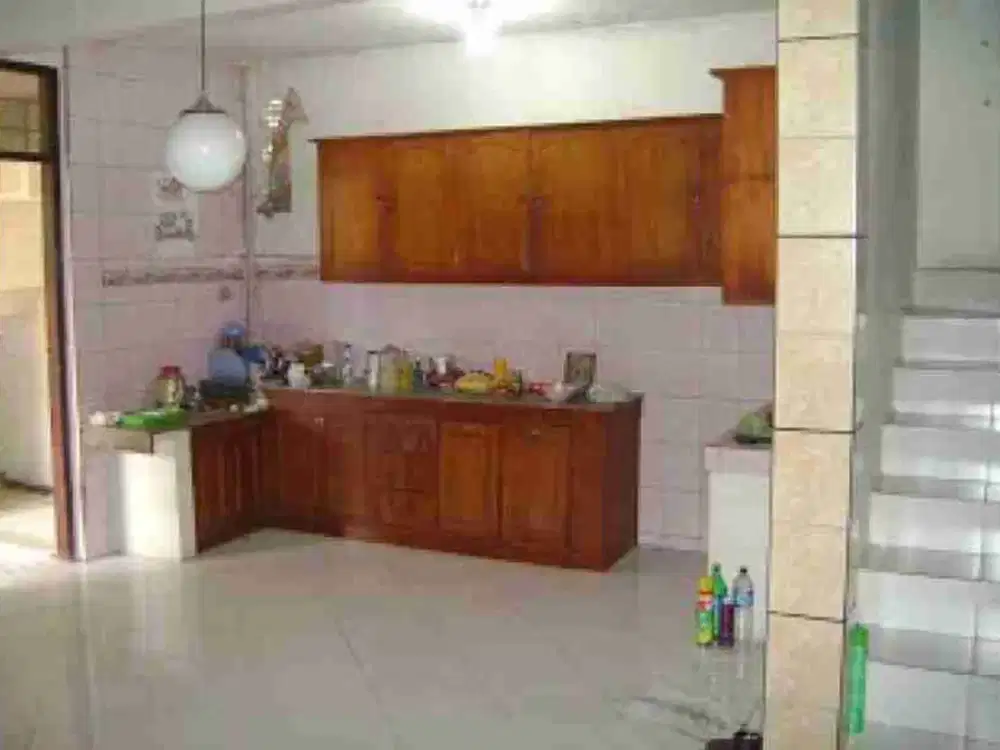 DIJUAL RUMAH LANTAI 2 LOKASI JALAN ANTASURA DENPASAR