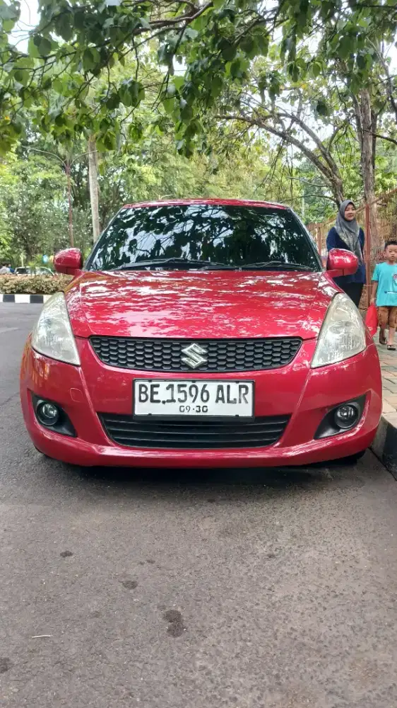 SUZUKI SWIFT MATIC 2013 ISTIMEWA