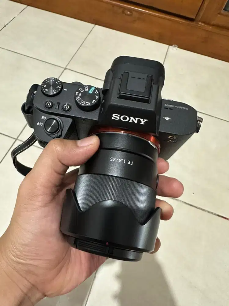 Sony A7 Mark II Sony FE 50mm f/1.8 Sony FE 35mm f/1.8