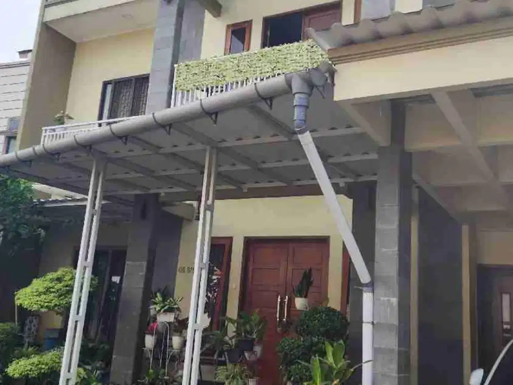 dijual rumah mewah 3lantai perumahan Modernland